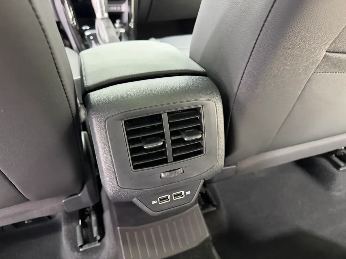 2022 Volkswagen T-Roc 1.4T 150HP L4 7DCT,autocango,china used car exporter,china ev exporter,chinese used car exporter,chinese used ev exporter