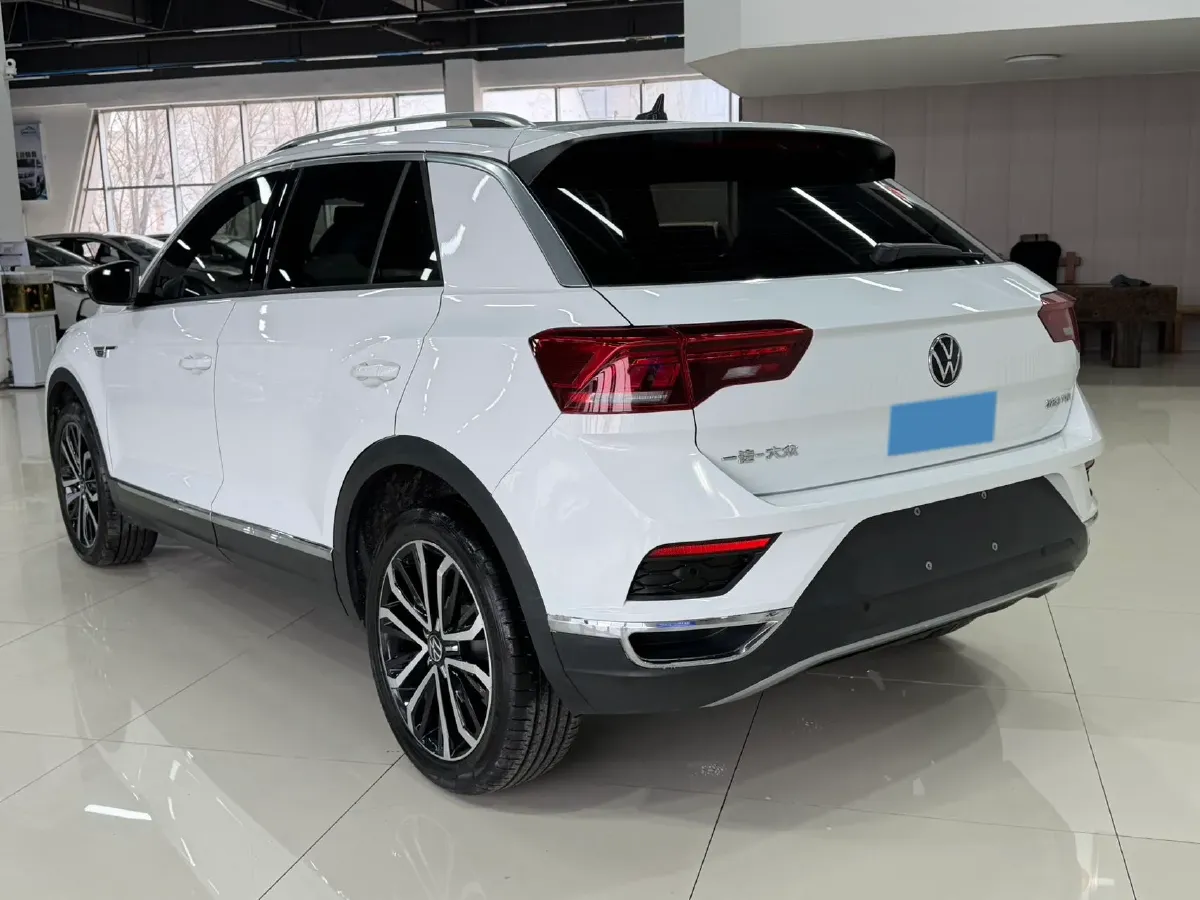 2022 Volkswagen T-Roc 1.4T 150HP L4 7DCT,autocango,china used car exporter,china ev exporter,chinese used car exporter,chinese used ev exporter