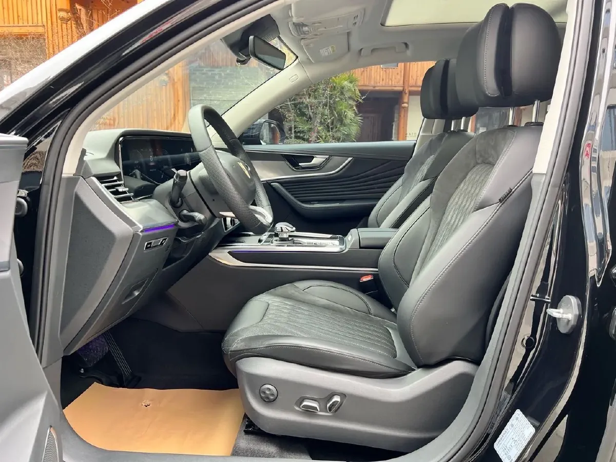 2023 HongQi HS5 2.0T 252HP L4 8AT,autocango,china used car exporter,china ev exporter,chinese used car exporter,chinese used ev exporter