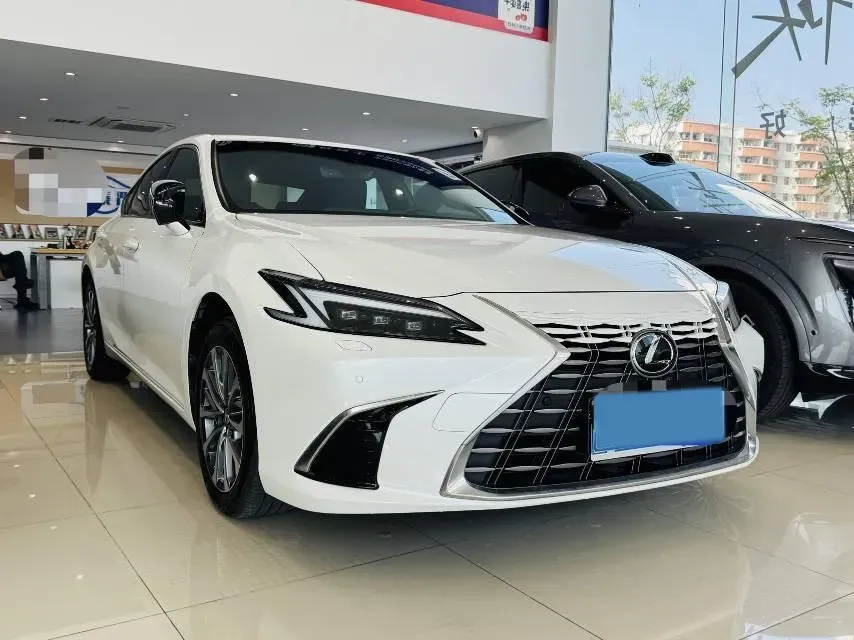 2025 Lexus ES 2.0L 173HP L4 CVT,autocango,china used car exporter,china ev exporter,chinese used car exporter,chinese used ev exporter