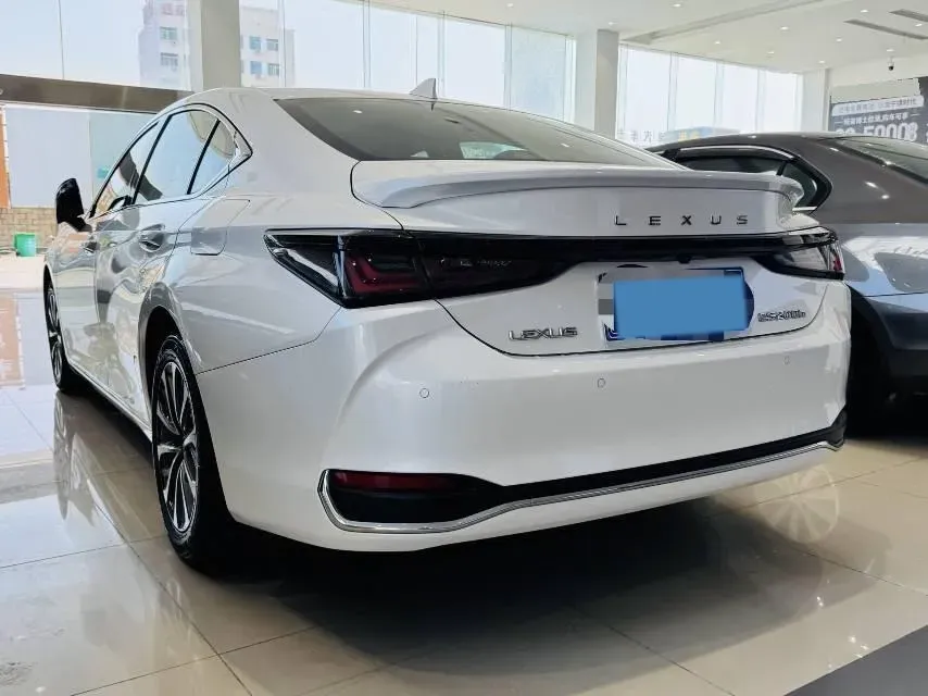 2025 Lexus ES 2.0L 173HP L4 CVT,autocango,china used car exporter,china ev exporter,chinese used car exporter,chinese used ev exporter