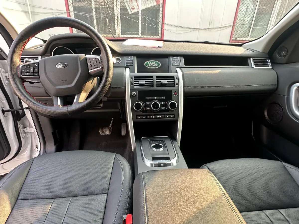 2019 Land Rover Discovery Sport 2.0T 241HP L4 9AT,autocango,china used car exporter,china ev exporter,chinese used car exporter,chinese used ev exporter