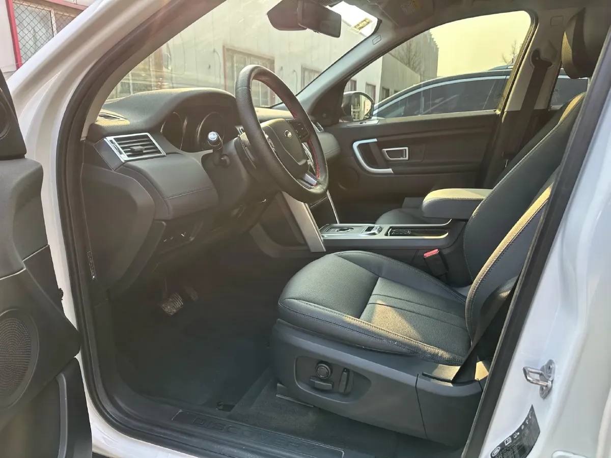 2019 Land Rover Discovery Sport 2.0T 241HP L4 9AT,autocango,china used car exporter,china ev exporter,chinese used car exporter,chinese used ev exporter