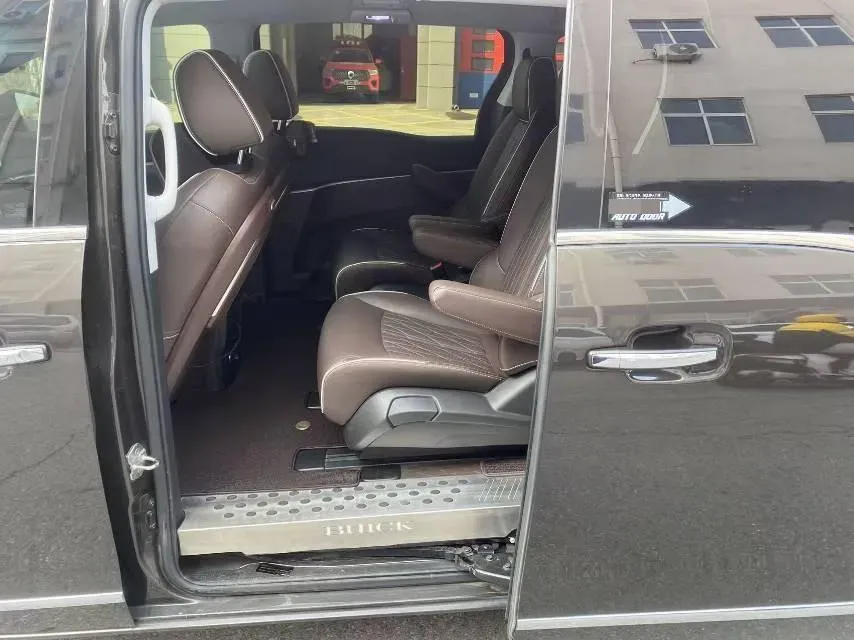 2021 Buick GL8 2.0T 237HP L4 9AT,autocango,china used car exporter,china ev exporter,chinese used car exporter,chinese used ev exporter