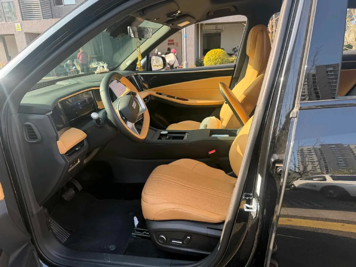 2024 Geely Galaxy L7 1.5T 163HP L4 3DHT PHEV 18.7KWH,autocango,china used car exporter,china ev exporter,chinese used car exporter,chinese used ev exporter