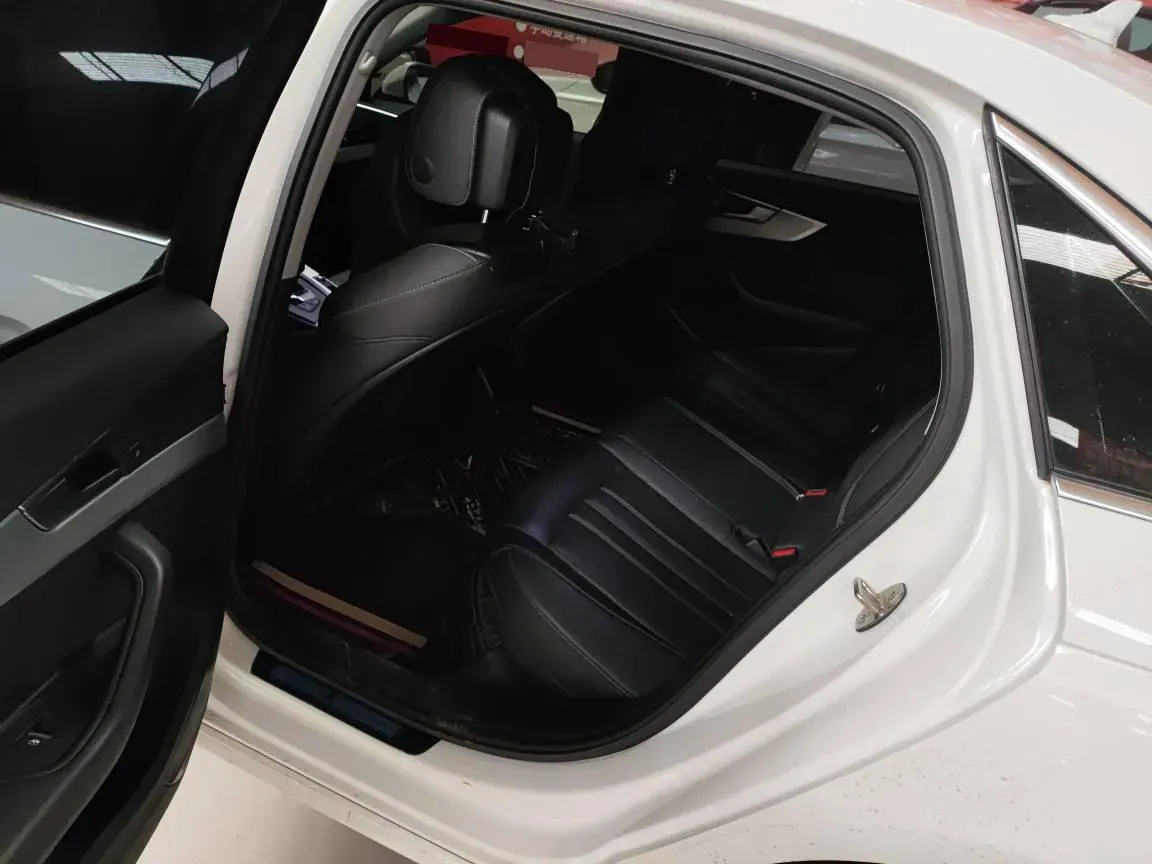 2020 Audi A4L 2.0T 190HP L4 7DCT,autocango,china used car exporter,china ev exporter,chinese used car exporter,chinese used ev exporter