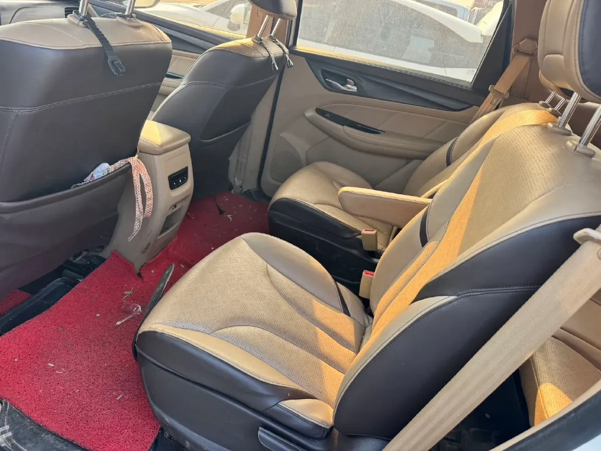 2017 BaoJun 730 1.5T 150HP L4 6MT,autocango,china used car exporter,china ev exporter,chinese used car exporter,chinese used ev exporter