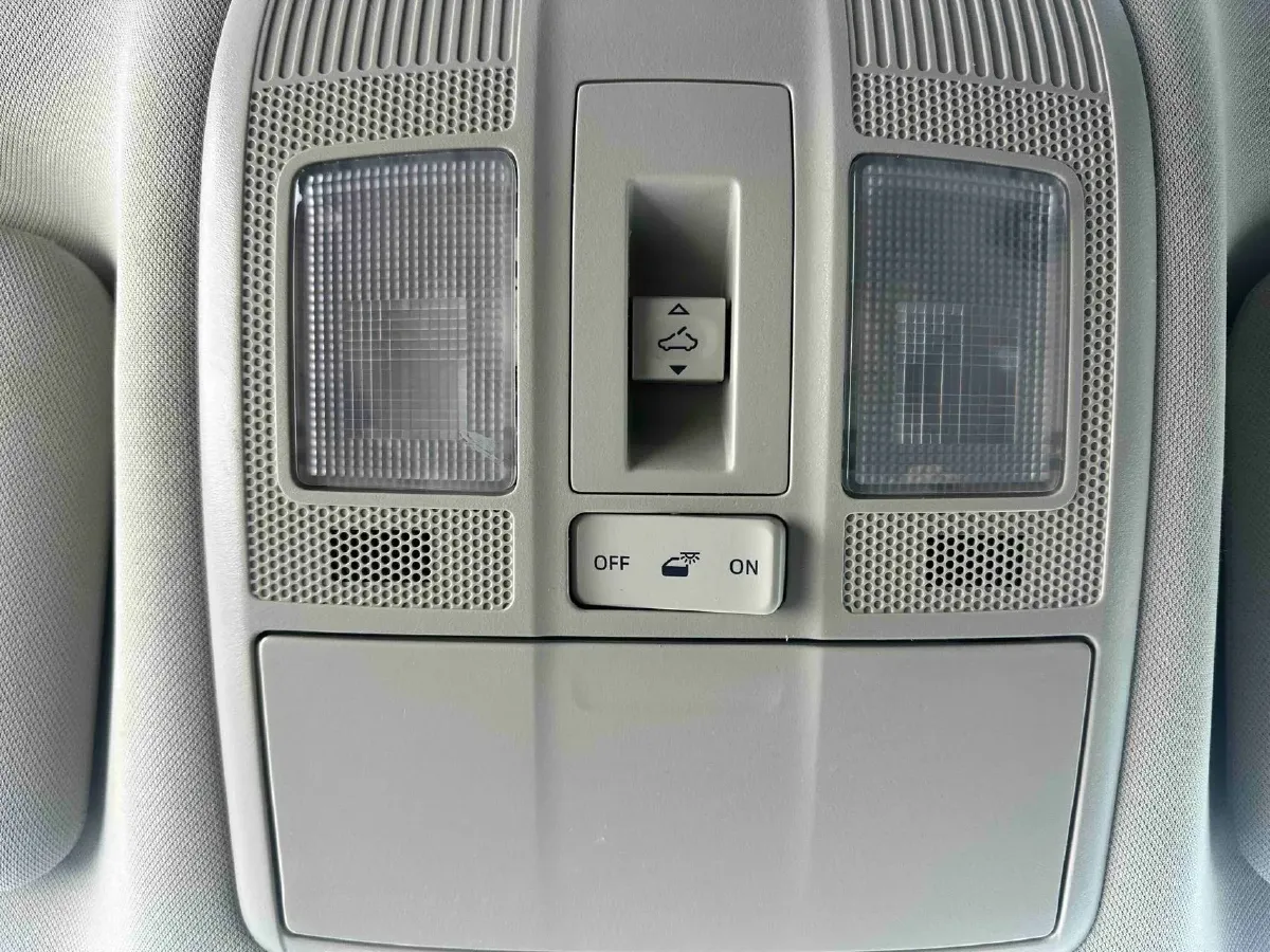 2022 Hyundai Tucson 2.0L 150HP L4 6AT Hybrid,autocango,china used car exporter,china ev exporter,chinese used car exporter,chinese used ev exporter