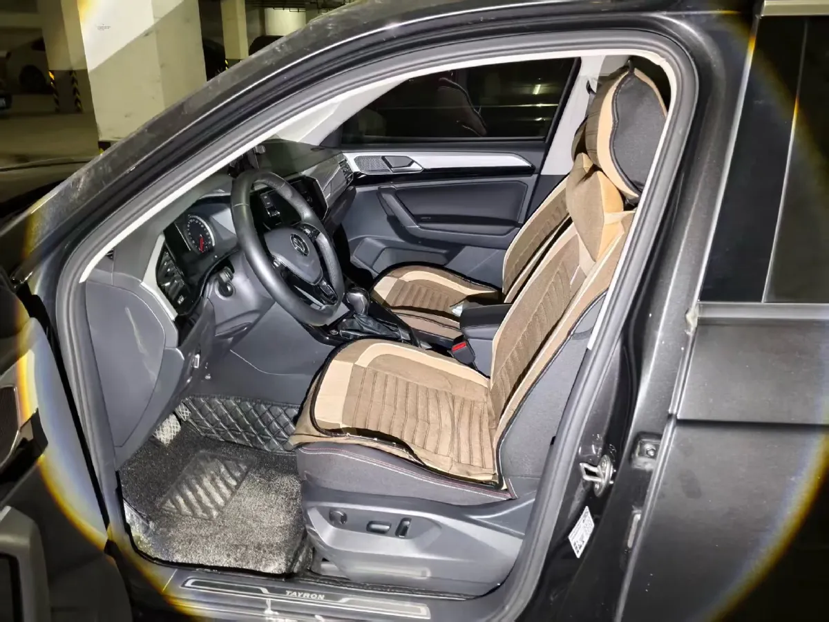 2019 Jeep Cherokee 2.0T 234HP L4 9AT,autocango,china used car exporter,china ev exporter,chinese used car exporter,chinese used ev exporter