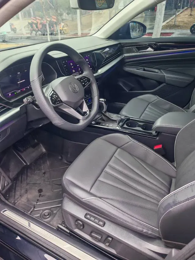 2024 Volkswagen Passat 2.0T 220HP L4 7DCT,autocango,china used car exporter,china ev exporter,chinese used car exporter,chinese used ev exporter