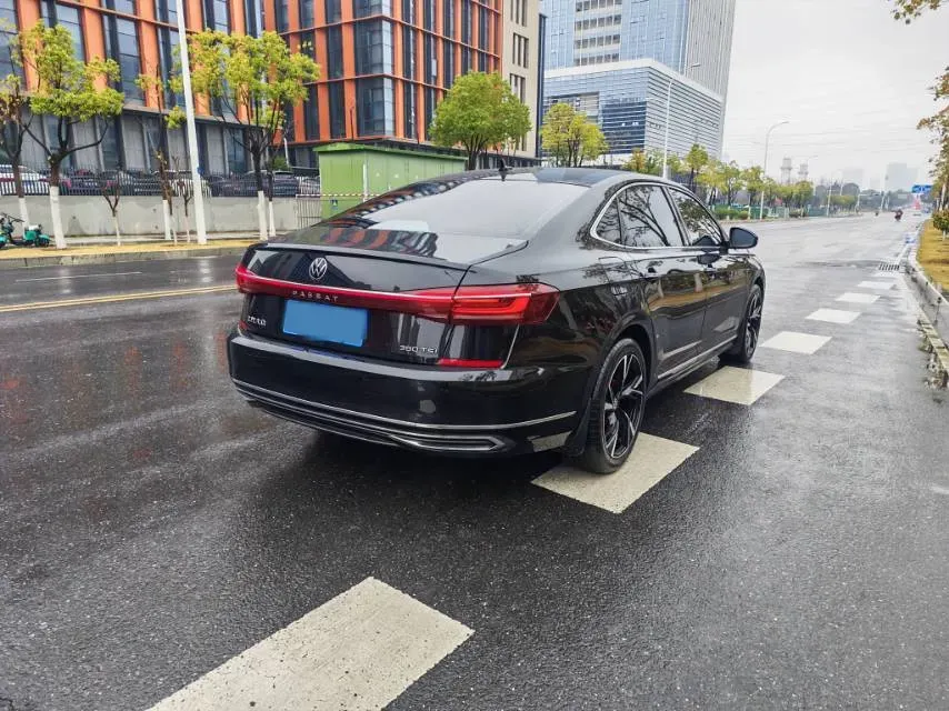 2024 Volkswagen Passat 2.0T 220HP L4 7DCT,autocango,china used car exporter,china ev exporter,chinese used car exporter,chinese used ev exporter