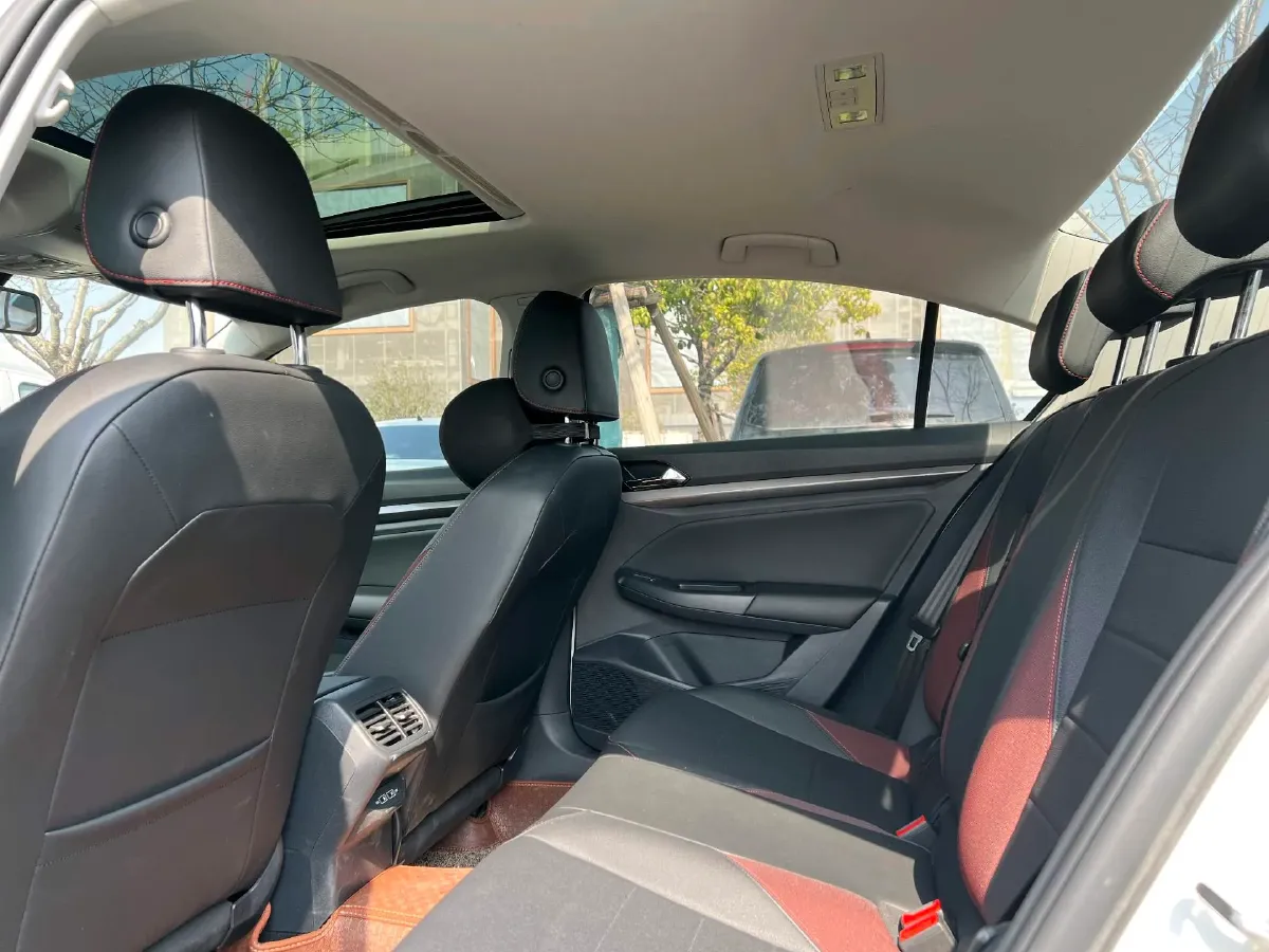 2019 Ford Focus 1.5T 184HP L3 8AT,autocango,china used car exporter,china ev exporter,chinese used car exporter,chinese used ev exporter