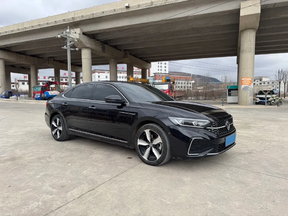 2024 Volkswagen Passat 2.0T 220HP L4 7DCT,autocango,china used car exporter,china ev exporter,chinese used car exporter,chinese used ev exporter