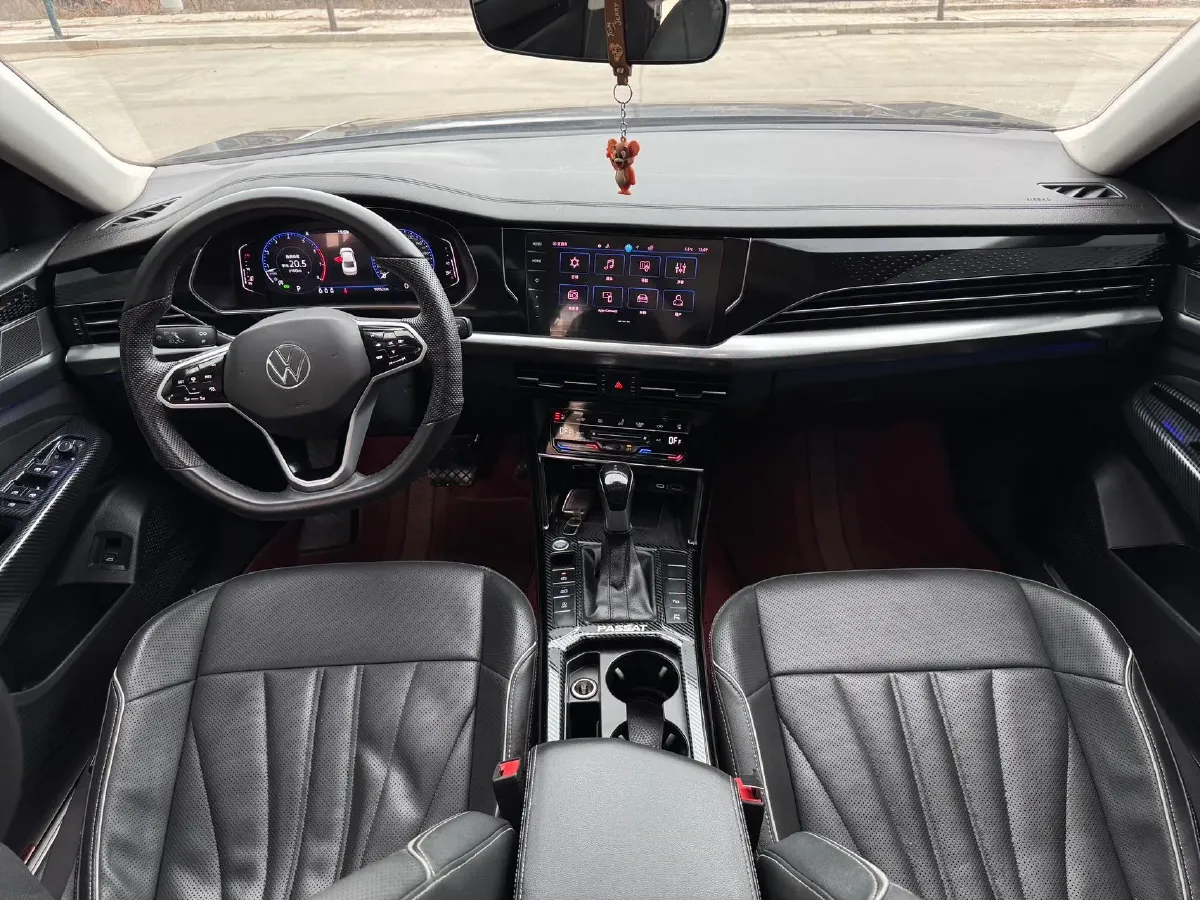 2024 Volkswagen Passat 2.0T 220HP L4 7DCT,autocango,china used car exporter,china ev exporter,chinese used car exporter,chinese used ev exporter