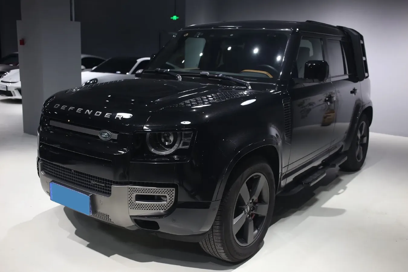 2023 Land Rover Defender 3.0T 400HP L6 8AT,autocango,china used car exporter,china ev exporter,chinese used car exporter,chinese used ev exporter