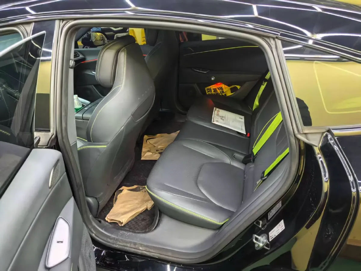 2024 ARCFOX αT5 BEV 79.2KWH,autocango,china used car exporter,china ev exporter,chinese used car exporter,chinese used ev exporter