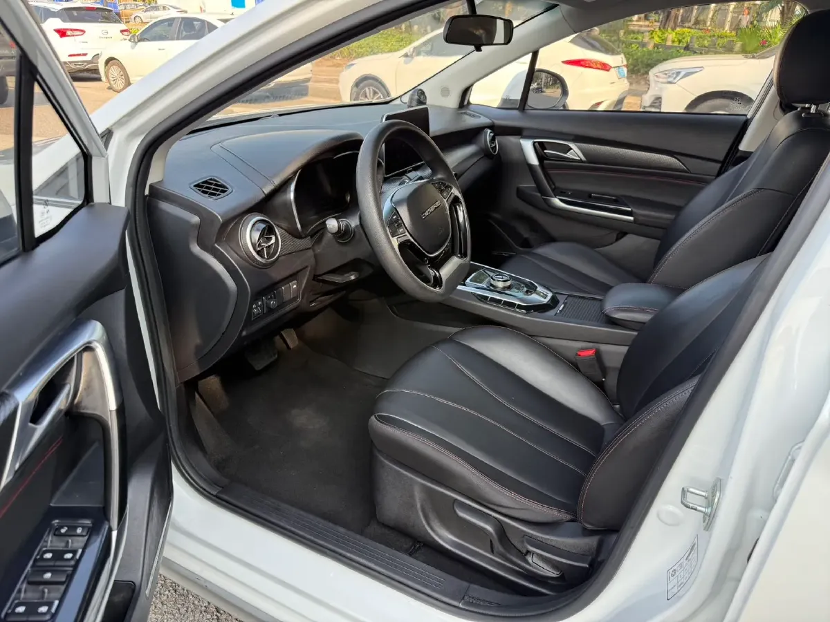 2022 Bestune B70 2.0T 224HP L4 6AT,autocango,china used car exporter,china ev exporter,chinese used car exporter,chinese used ev exporter