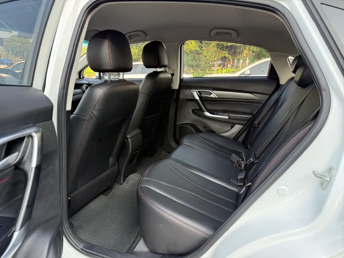 2022 Bestune B70 2.0T 224HP L4 6AT,autocango,china used car exporter,china ev exporter,chinese used car exporter,chinese used ev exporter