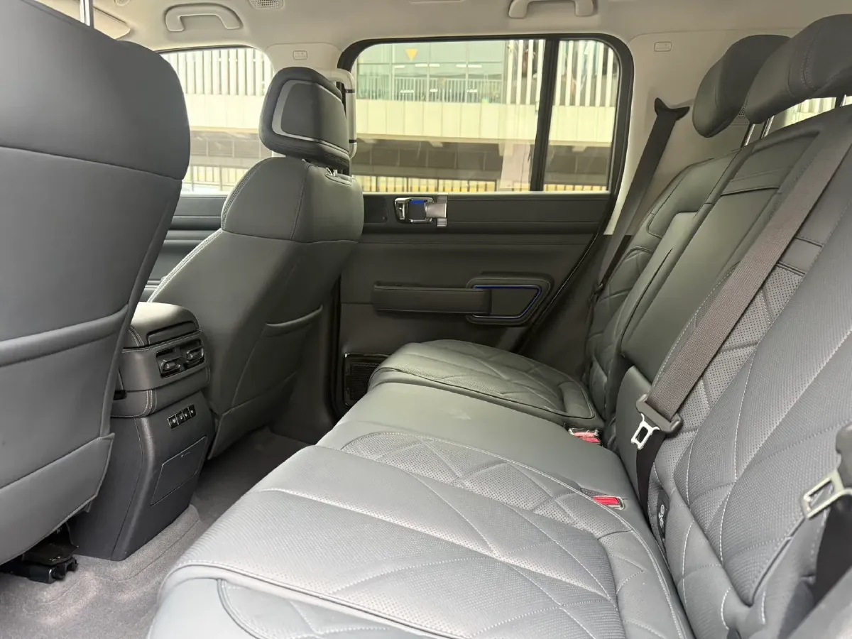 2025 FangChengBao Bao 5 1.5T 194HP L4 E-CVT PHEV 31.8KWH,autocango,china used car exporter,china ev exporter,chinese used car exporter,chinese used ev exporter