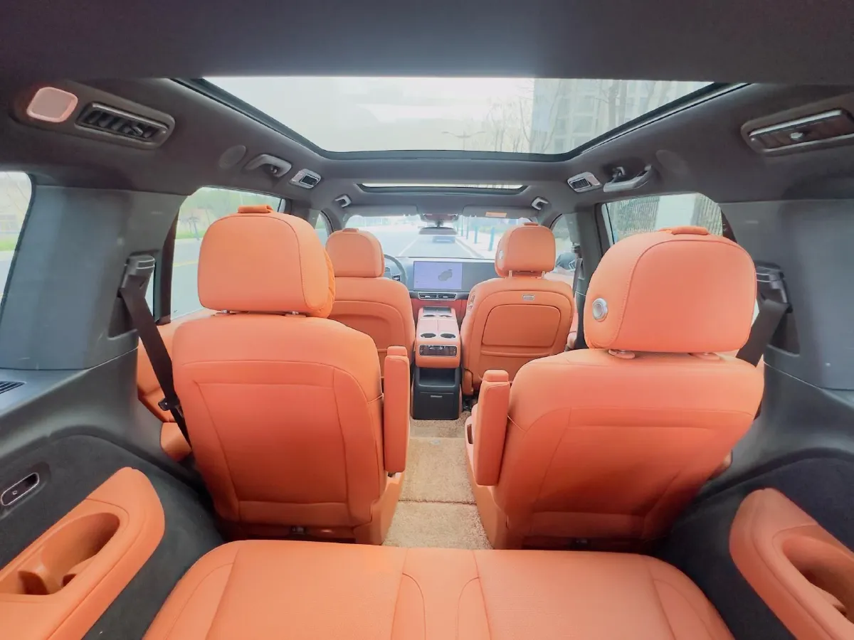 2024 Volvo S60 2.0T 197HP L4 7DCT,autocango,china used car exporter,china ev exporter,chinese used car exporter,chinese used ev exporter