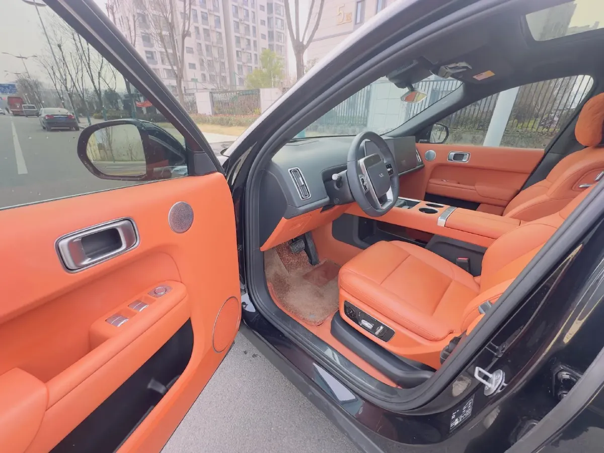 2024 Volvo S60 2.0T 197HP L4 7DCT,autocango,china used car exporter,china ev exporter,chinese used car exporter,chinese used ev exporter