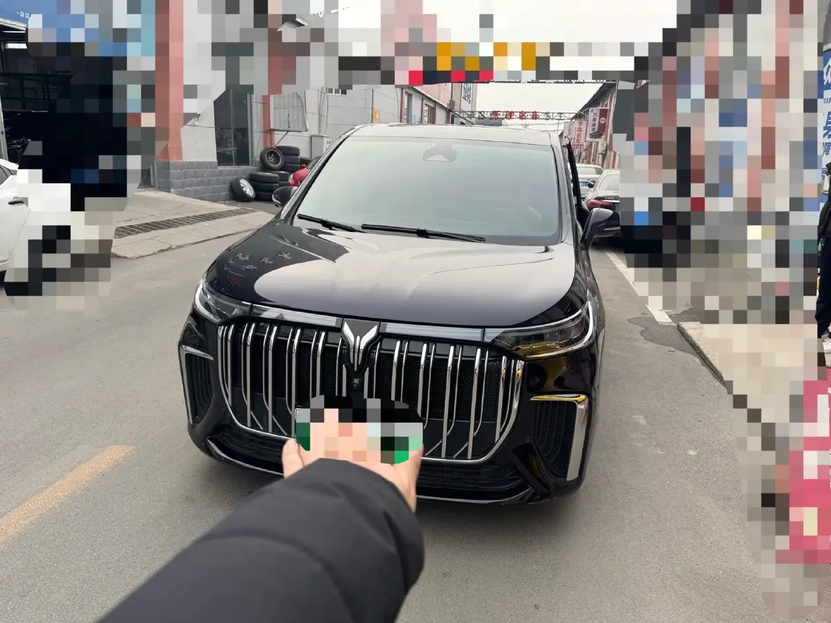 2024 Voyah Dream 1.5T 150HP L4 PHEV 43KWH,autocango,china used car exporter,china ev exporter,chinese used car exporter,chinese used ev exporter