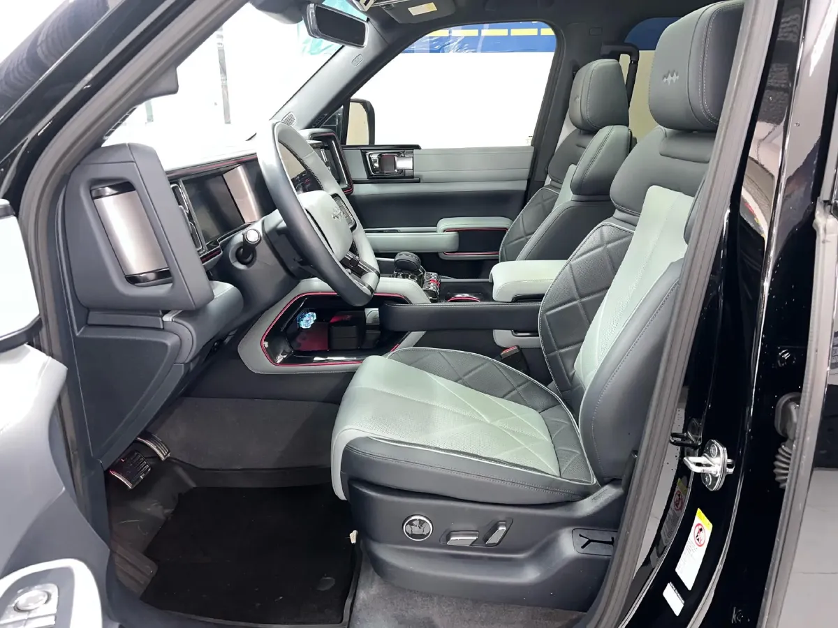 2023 FangChengBao Bao 5 1.5T 194HP L4 E-CVT PHEV 31.8KWH,autocango,china used car exporter,china ev exporter,chinese used car exporter,chinese used ev exporter