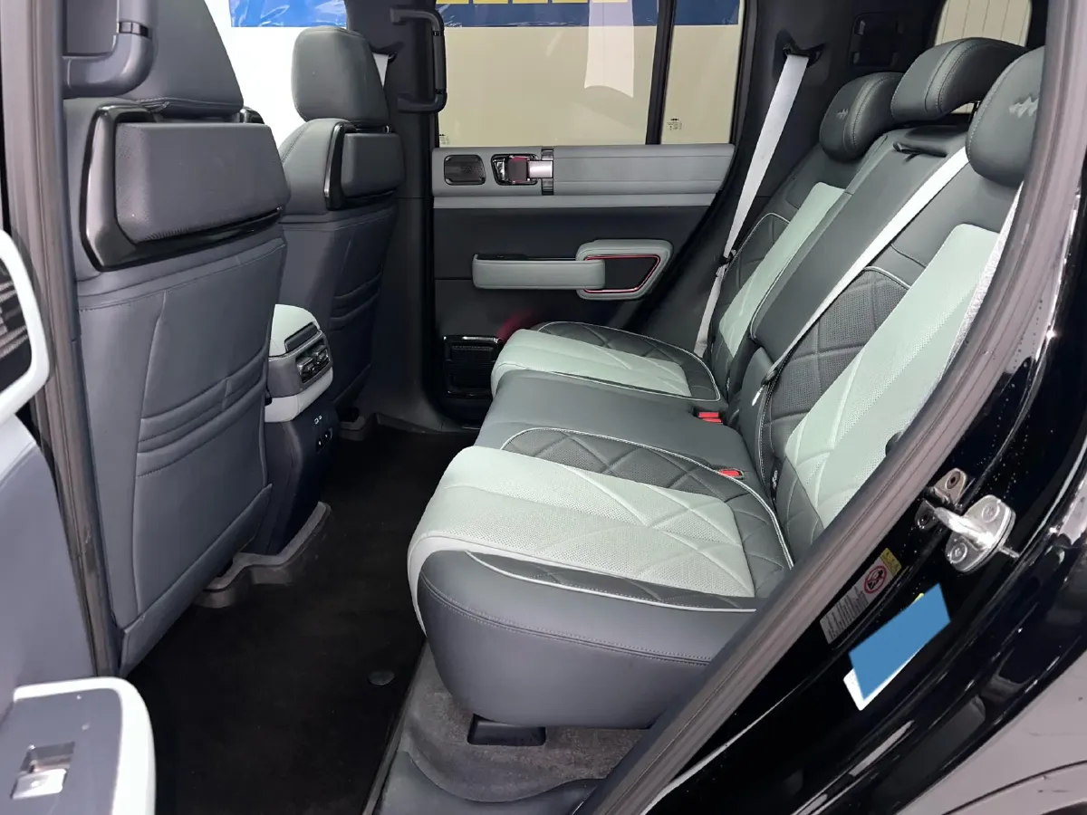 2023 FangChengBao Bao 5 1.5T 194HP L4 E-CVT PHEV 31.8KWH,autocango,china used car exporter,china ev exporter,chinese used car exporter,chinese used ev exporter