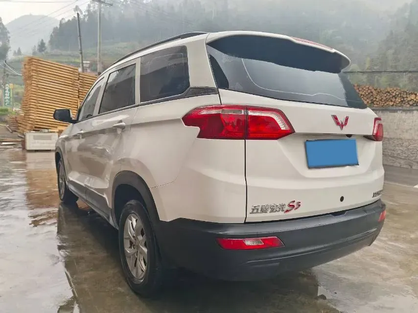 2019 WuLing HongGuang S3 1.5L 99HP L4 6MT,autocango,china used car exporter,china ev exporter,chinese used car exporter,chinese used ev exporter