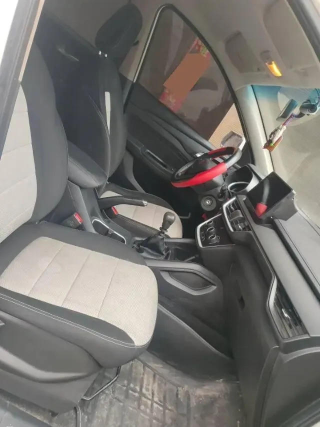 2019 WuLing HongGuang S3 1.5L 99HP L4 6MT,autocango,china used car exporter,china ev exporter,chinese used car exporter,chinese used ev exporter