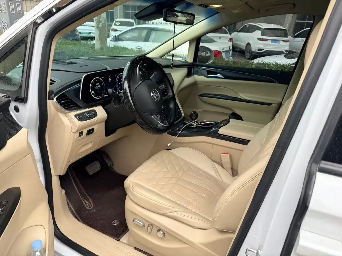 2022 Buick GL8 2.0T 237HP L4 9AT,autocango,china used car exporter,china ev exporter,chinese used car exporter,chinese used ev exporter