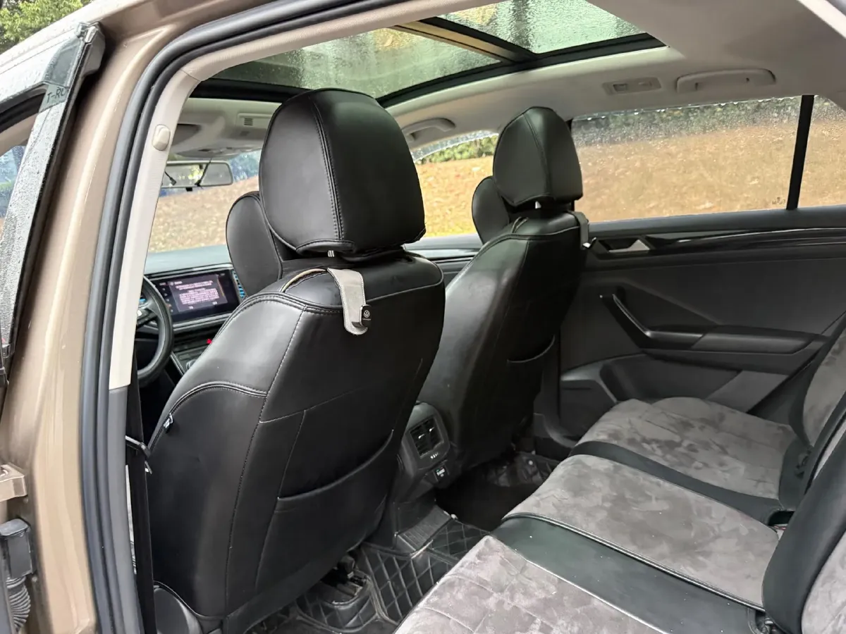 2022 Volkswagen T-Roc 1.4T 150HP L4 7DCT,autocango,china used car exporter,china ev exporter,chinese used car exporter,chinese used ev exporter