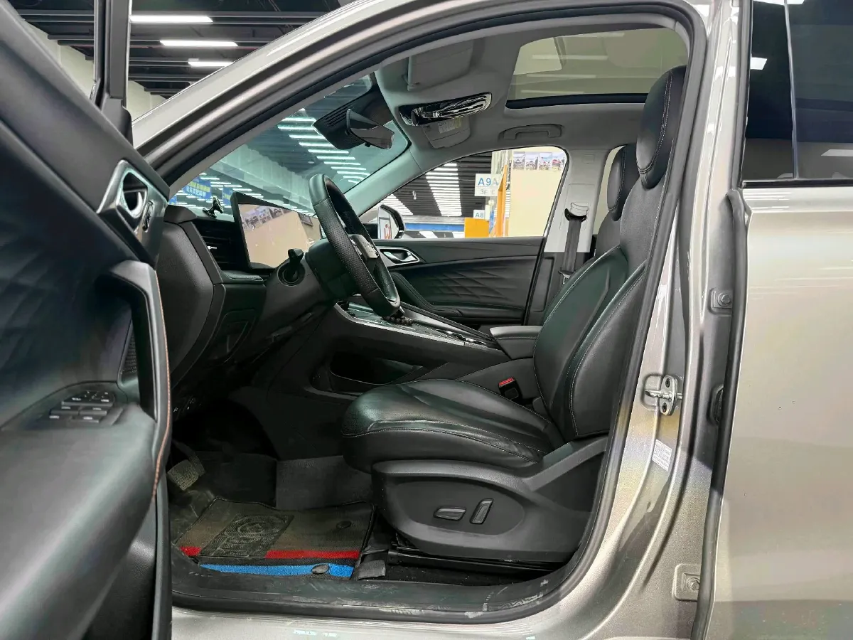 2023 Roewe RX5 1.5T 188HP L4 7DCT,autocango,china used car exporter,china ev exporter,chinese used car exporter,chinese used ev exporter