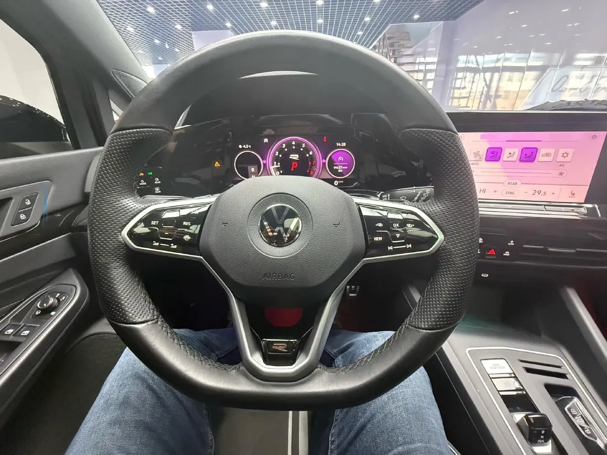 2023 Volkswagen Golf 1.4T 150HP L4 7DCT,autocango,china used car exporter,china ev exporter,chinese used car exporter,chinese used ev exporter