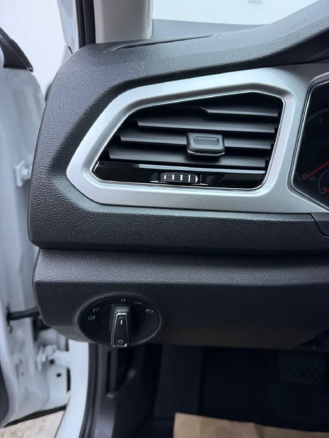 2021 Volkswagen T-Roc 1.4T 150HP L4 7DCT,autocango,china used car exporter,china ev exporter,chinese used car exporter,chinese used ev exporter