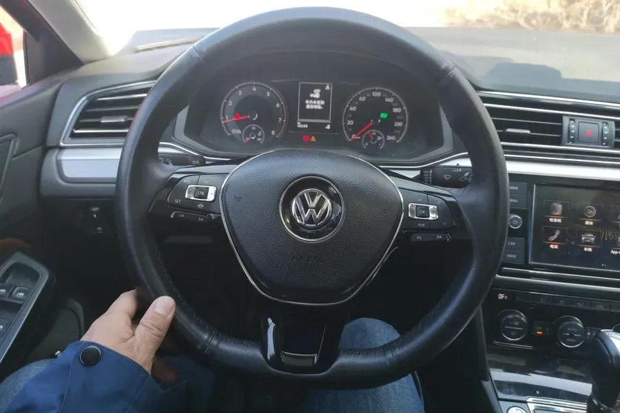 2019 Volkswagen Passat 1.4T 150HP L4 7DCT,autocango,china used car exporter,china ev exporter,chinese used car exporter,chinese used ev exporter