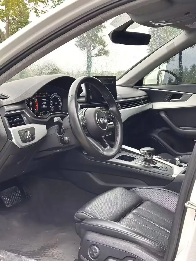 2020 Audi A4L 2.0T 190HP L4 7DCT,autocango,china used car exporter,china ev exporter,chinese used car exporter,chinese used ev exporter