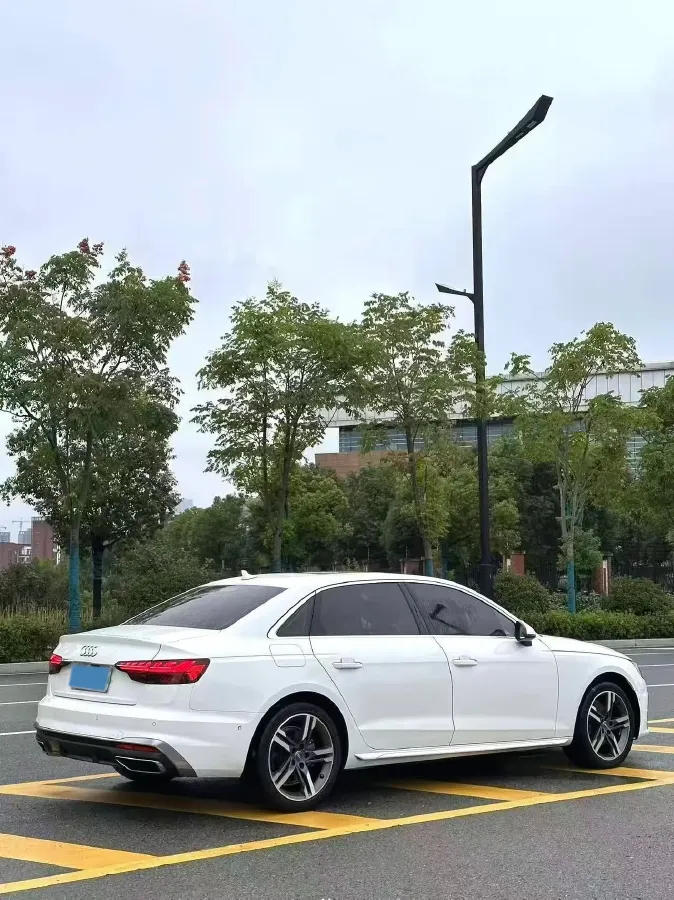 2020 Audi A4L 2.0T 190HP L4 7DCT,autocango,china used car exporter,china ev exporter,chinese used car exporter,chinese used ev exporter