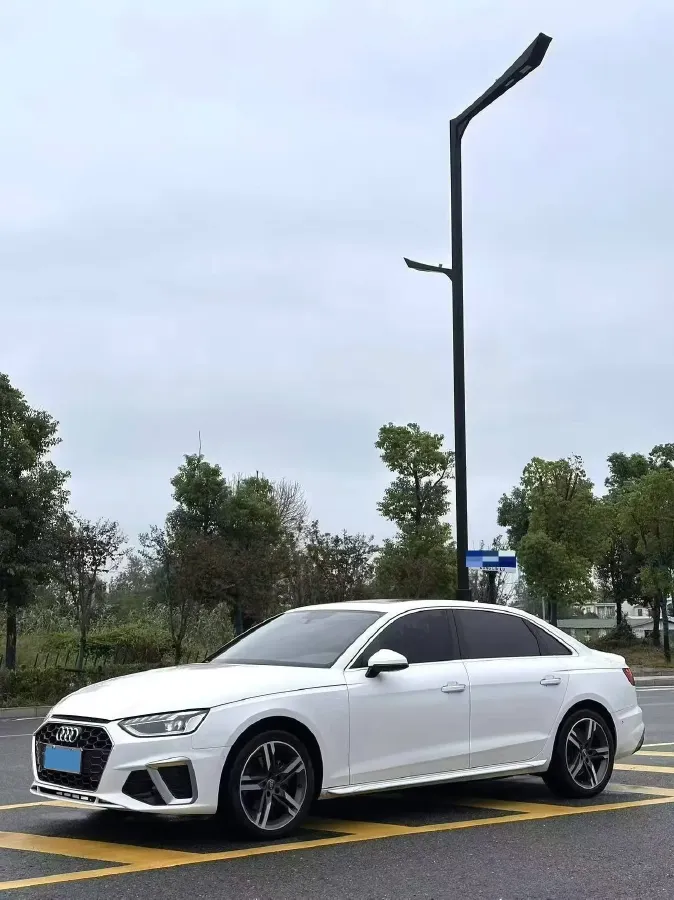 2020 Audi A4L 2.0T 190HP L4 7DCT,autocango,china used car exporter,china ev exporter,chinese used car exporter,chinese used ev exporter