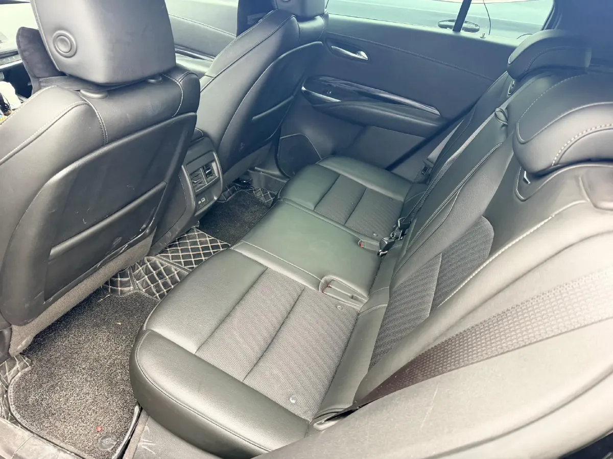 2021 Cadillac XT4 2.0T 237HP L4 9AT,autocango,china used car exporter,china ev exporter,chinese used car exporter,chinese used ev exporter