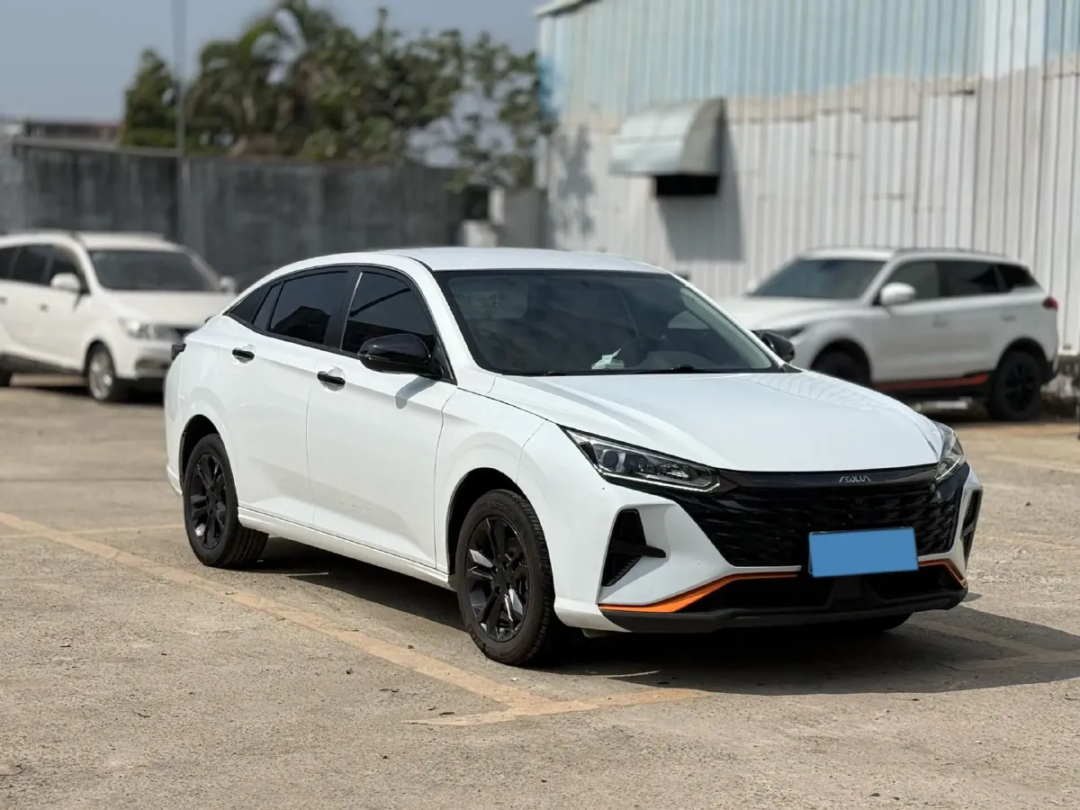 2023 DongFeng Aeolus YiXuan 1.5L 125HP L4 6DCT,autocango,china used car exporter,china ev exporter,chinese used car exporter,chinese used ev exporter