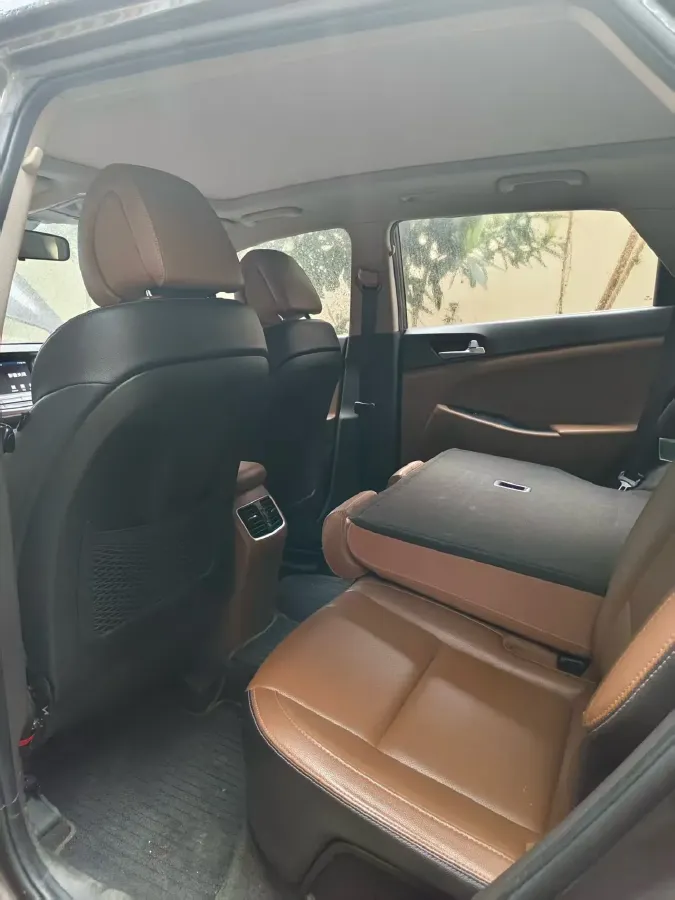 2015 Hyundai Tucson 1.6T 177HP L4 7DCT,autocango,china used car exporter,china ev exporter,chinese used car exporter,chinese used ev exporter