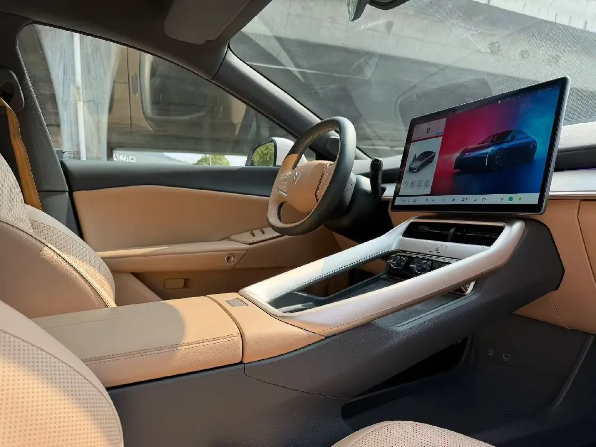 2024 ARCFOX αT5 BEV 79.2KWH,autocango,china used car exporter,china ev exporter,chinese used car exporter,chinese used ev exporter