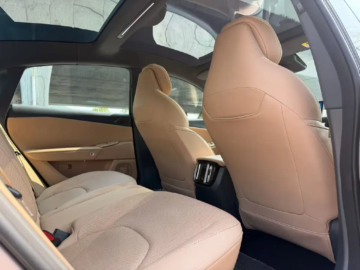 2024 ARCFOX αT5 BEV 79.2KWH,autocango,china used car exporter,china ev exporter,chinese used car exporter,chinese used ev exporter