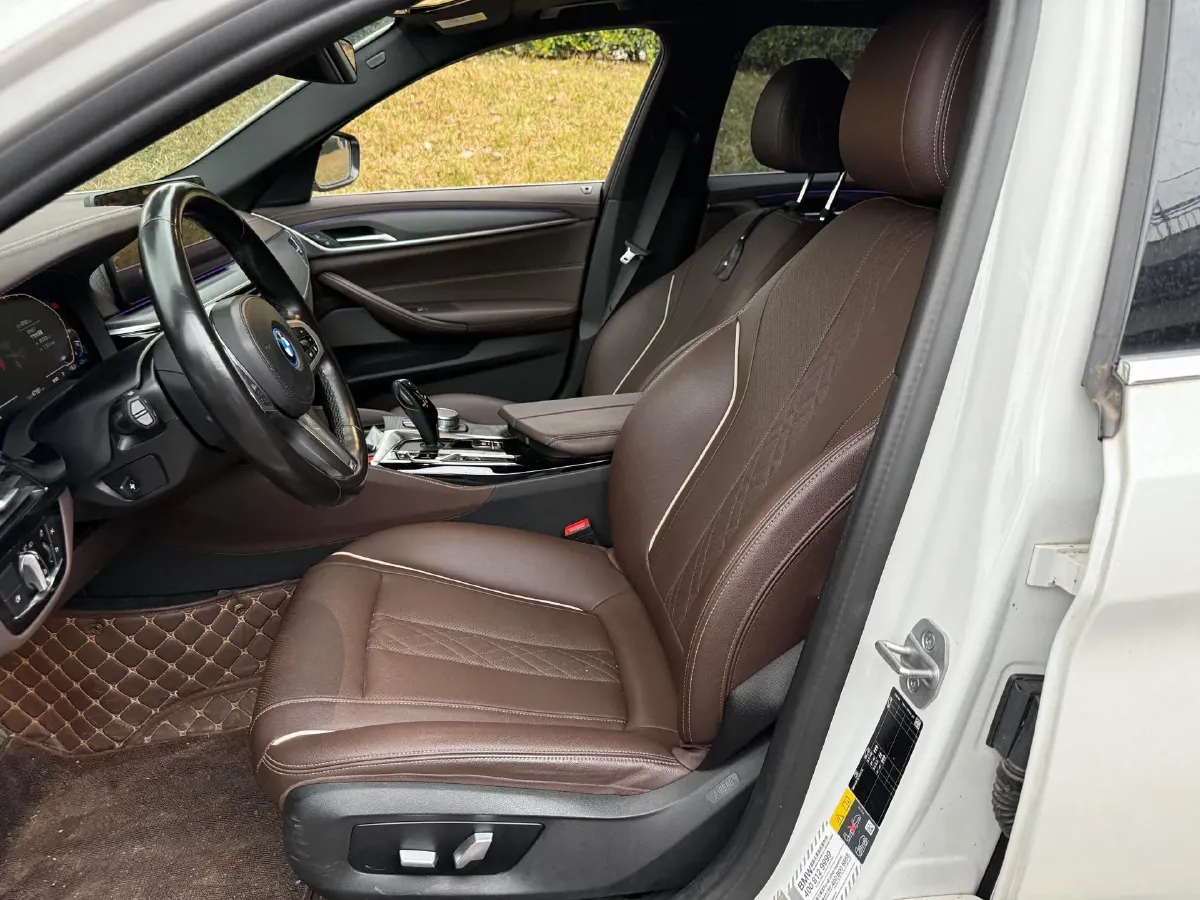 2022 BMW 5 Series 2.0T 184HP L4 8AT PHEV 17.7KWH,autocango,china used car exporter,china ev exporter,chinese used car exporter,chinese used ev exporter