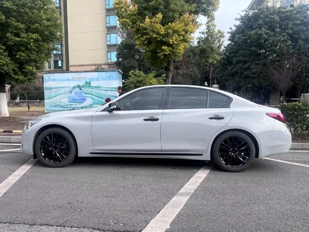 2018 Jeep Grand Commander 2.0T 265HP L4 9AT,autocango,china used car exporter,china ev exporter,chinese used car exporter,chinese used ev exporter