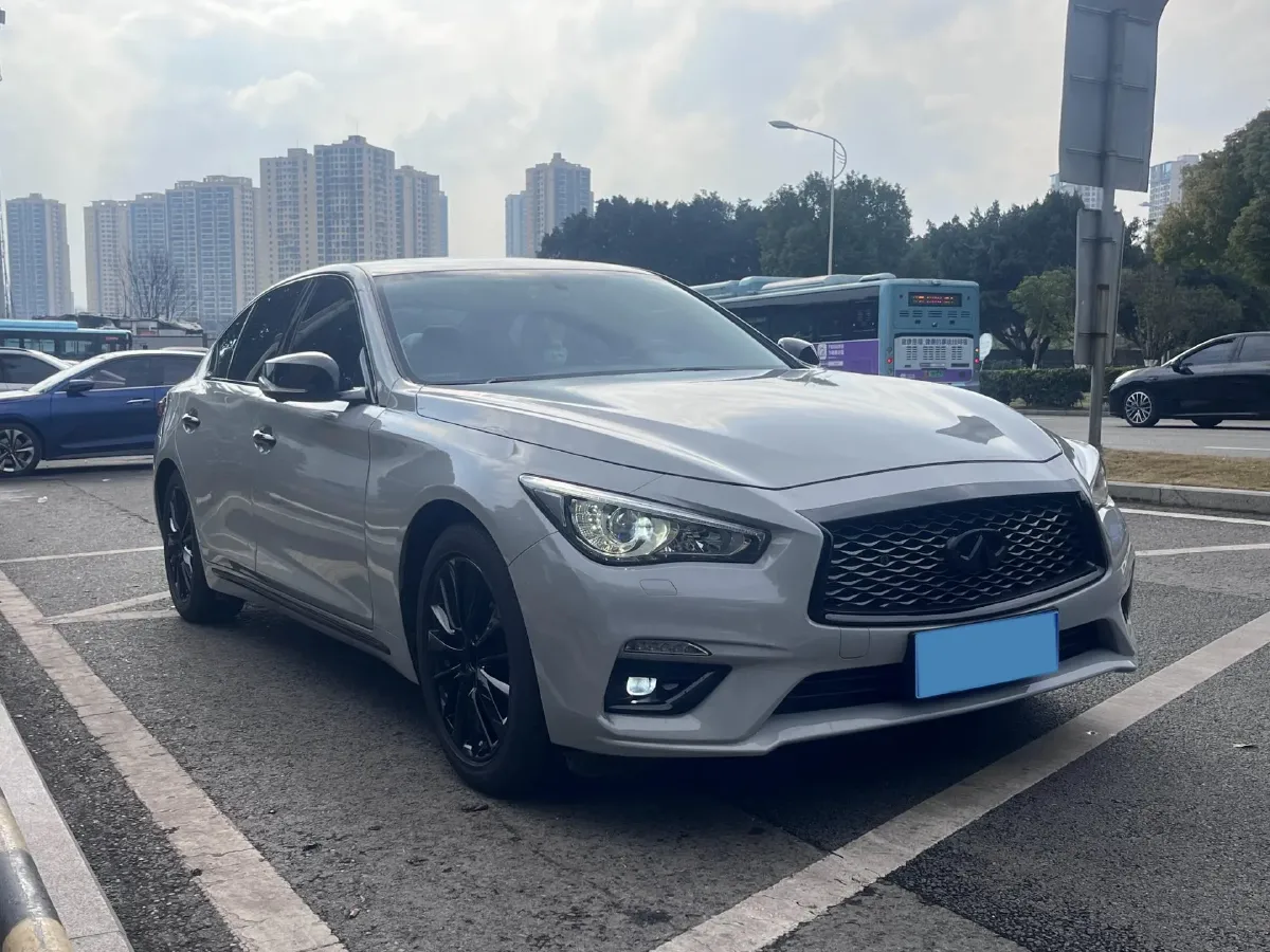 2018 Jeep Grand Commander 2.0T 265HP L4 9AT,autocango,china used car exporter,china ev exporter,chinese used car exporter,chinese used ev exporter