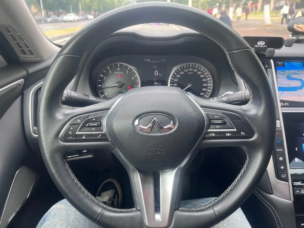 2018 Jeep Grand Commander 2.0T 265HP L4 9AT,autocango,china used car exporter,china ev exporter,chinese used car exporter,chinese used ev exporter