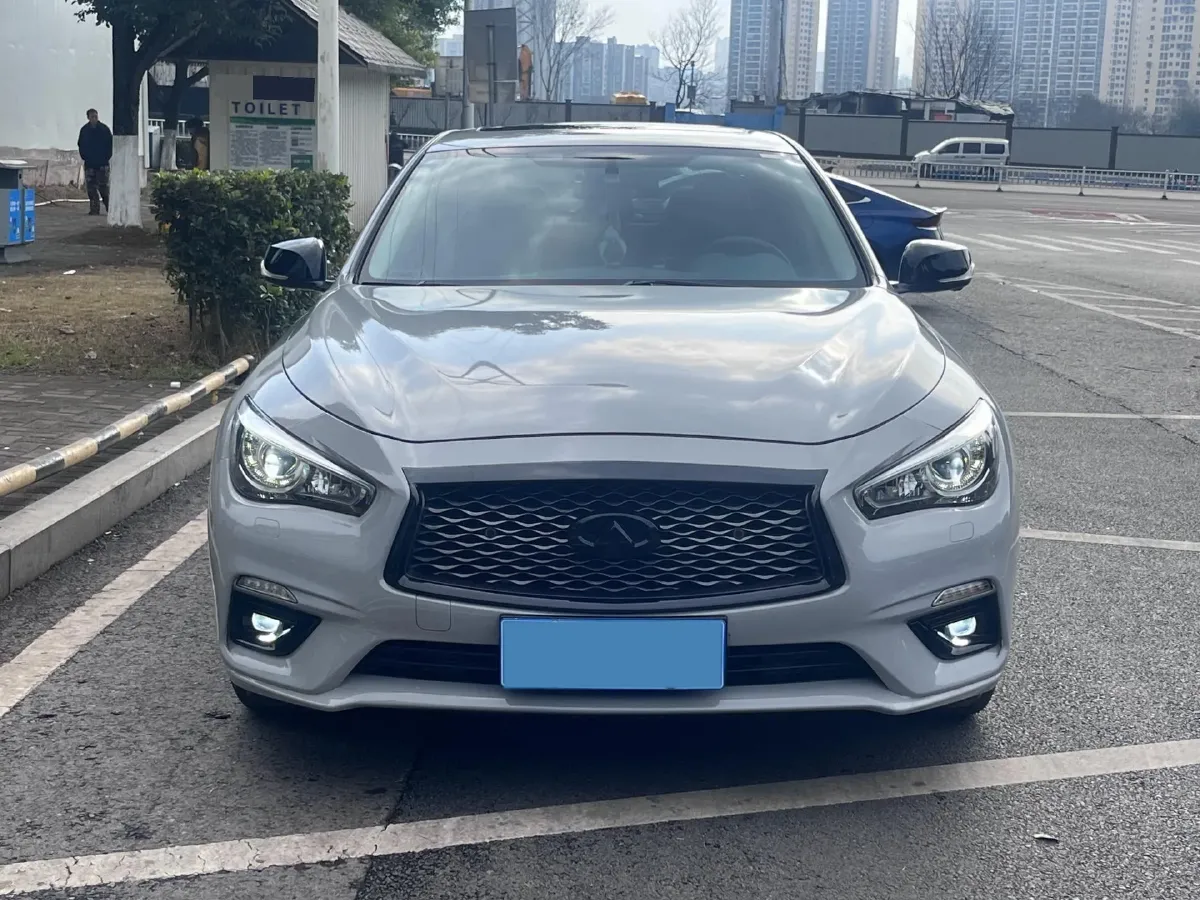 2018 Jeep Grand Commander 2.0T 265HP L4 9AT,autocango,china used car exporter,china ev exporter,chinese used car exporter,chinese used ev exporter