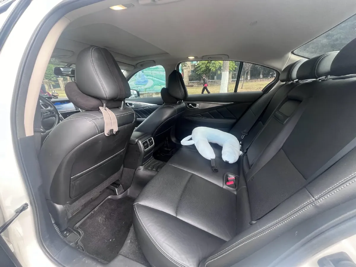 2018 Jeep Grand Commander 2.0T 265HP L4 9AT,autocango,china used car exporter,china ev exporter,chinese used car exporter,chinese used ev exporter